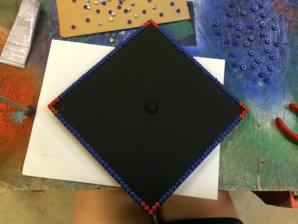 how to decorate graduation caps 8