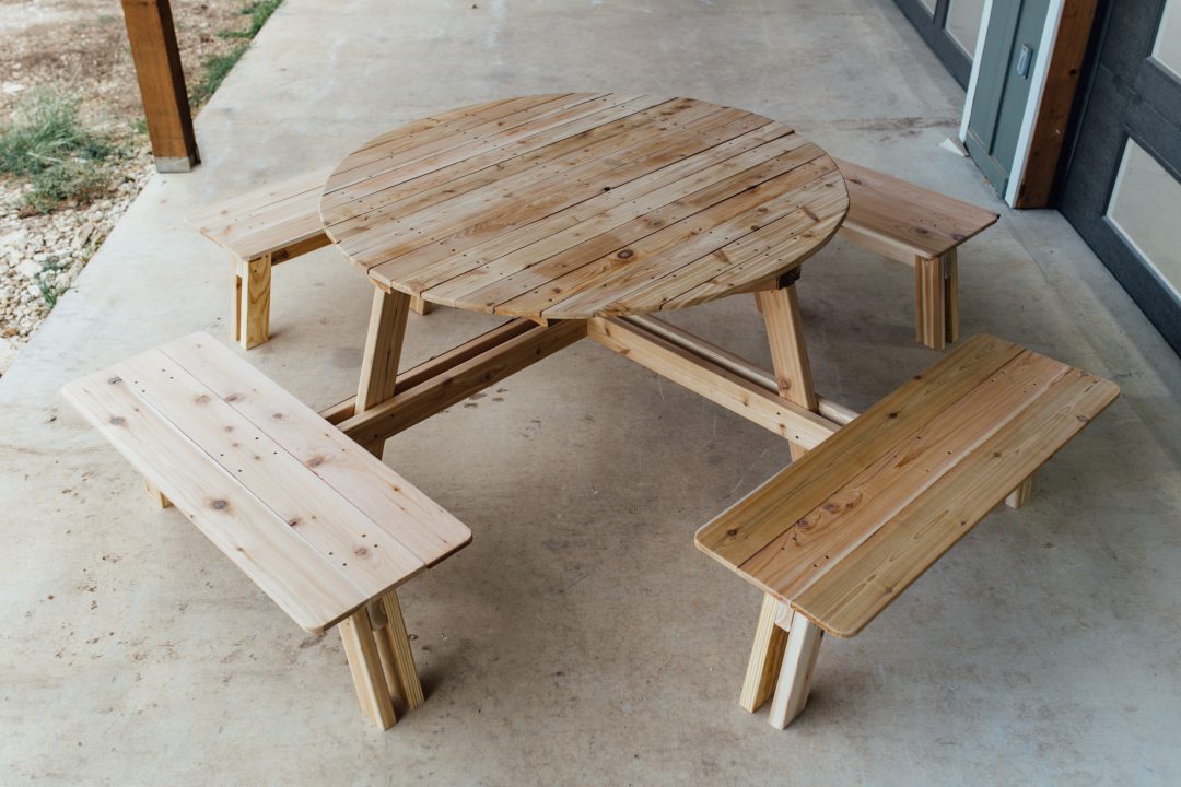 Build A Round Picnic Table With Benches, How To Build A Round Outdoor Table