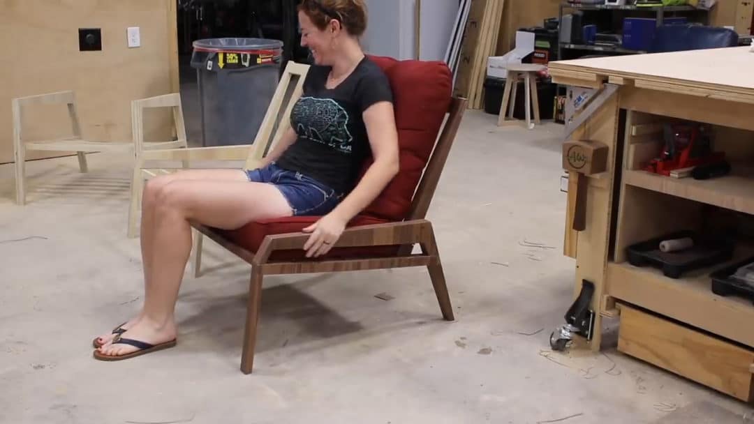 building a plywood lounge chair00 00 32 26still001