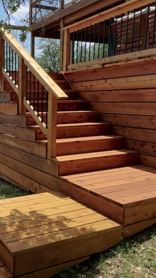For me, @real.cedar was the way to go for my deck build. Naturally rot-resistant...and just look at it! So beautiful.